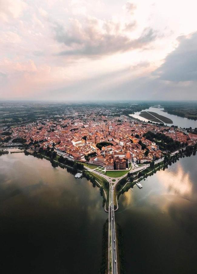 Pace, Luminosita E Comodita A Due Passi Dal Garda Volta Mantovana Exterior foto