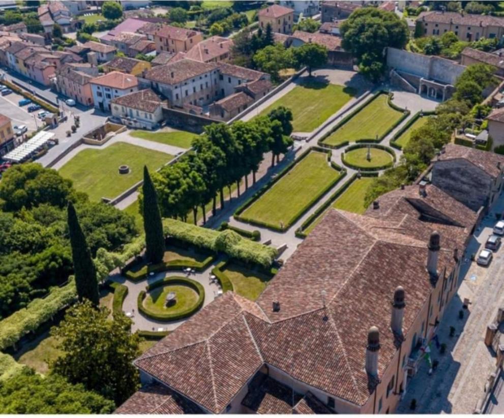 Pace, Luminosita E Comodita A Due Passi Dal Garda Volta Mantovana Exterior foto