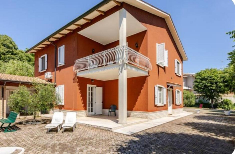 Pace, Luminosita E Comodita A Due Passi Dal Garda Volta Mantovana Exterior foto
